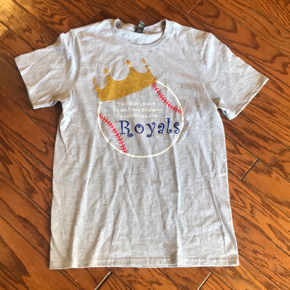 NWOT Women’s Small / KC Royals Gray T Shirt ⚾️❤️